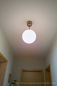 LED Hängeleuchte, kaltweiße LED-Lampe in der Diele